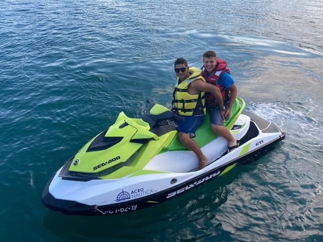Jet Ski & FREE Kayak for 2 | 1 Hour Adventure